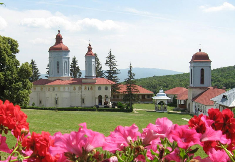 Manastirile Ciolanu